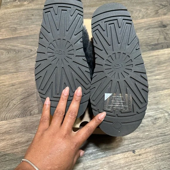 UGG Disquette Platform Slippers Gray Suede Women’s Size 9 w/ Box - Picture 2 of 6